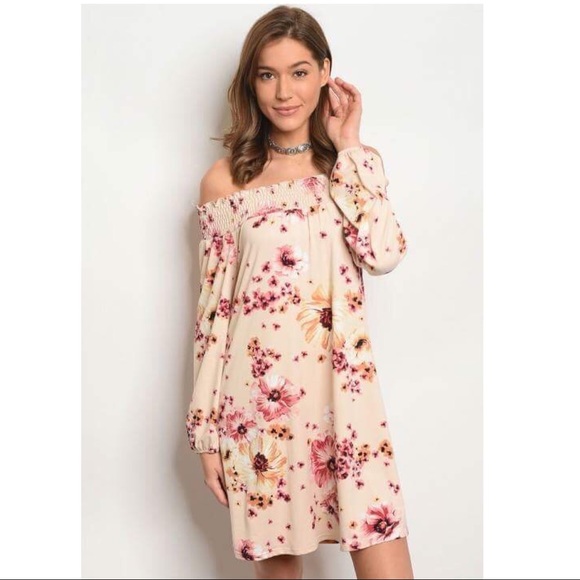 BOHO Soft Peach Floral Off the shoulder dr… - Picture 2 of 3